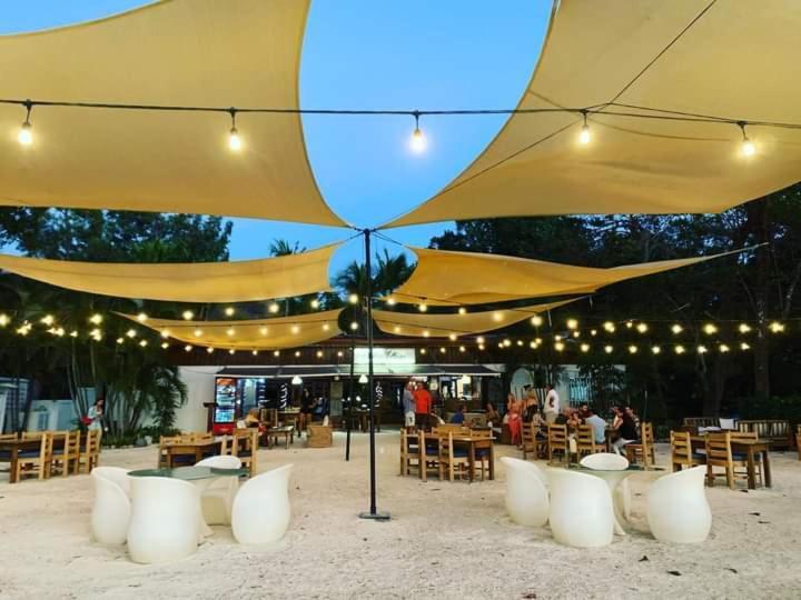 Cafe De Playa Beach Front Hotel Coco Ngoại thất bức ảnh