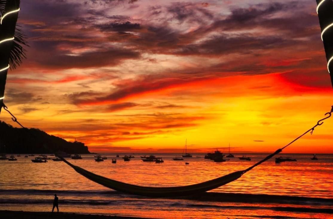 Cafe De Playa Beach Front Hotel Coco Ngoại thất bức ảnh